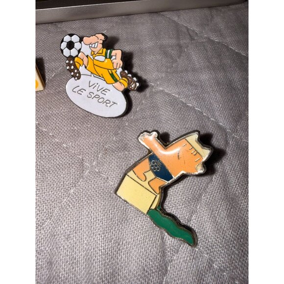 Vintage Olympic & Sports Lapel Pins Barcelona '92, Berlin '00, Rings Soccer Dive - Picture 3 of 5